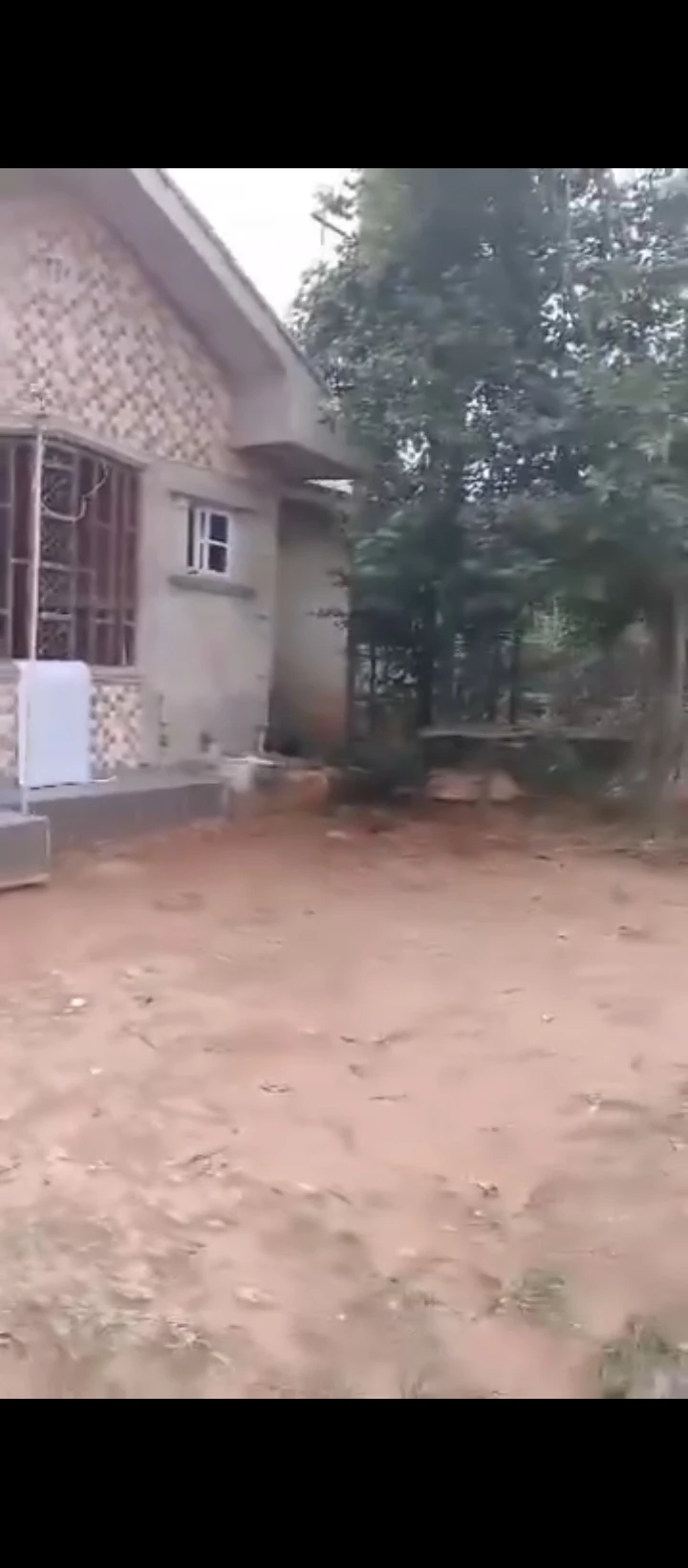Uncompleted Building for Sale in Sapale road bypass, Edo - Image 1