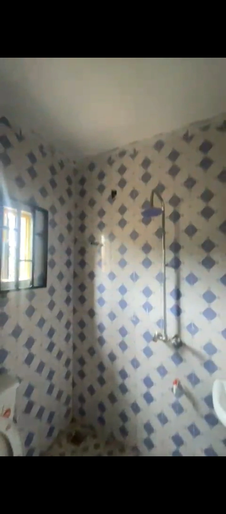 3 Bedroom Flat for Sale in Sapele road isihor, Edo - Image 5