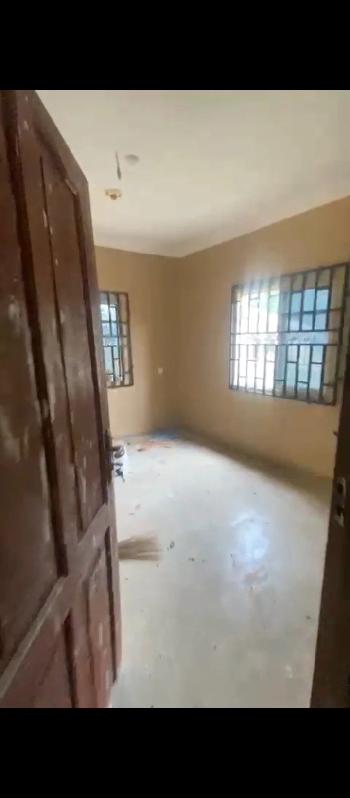 3 Bedroom Flat for Sale in Sapele road isihor, Edo - Image 4