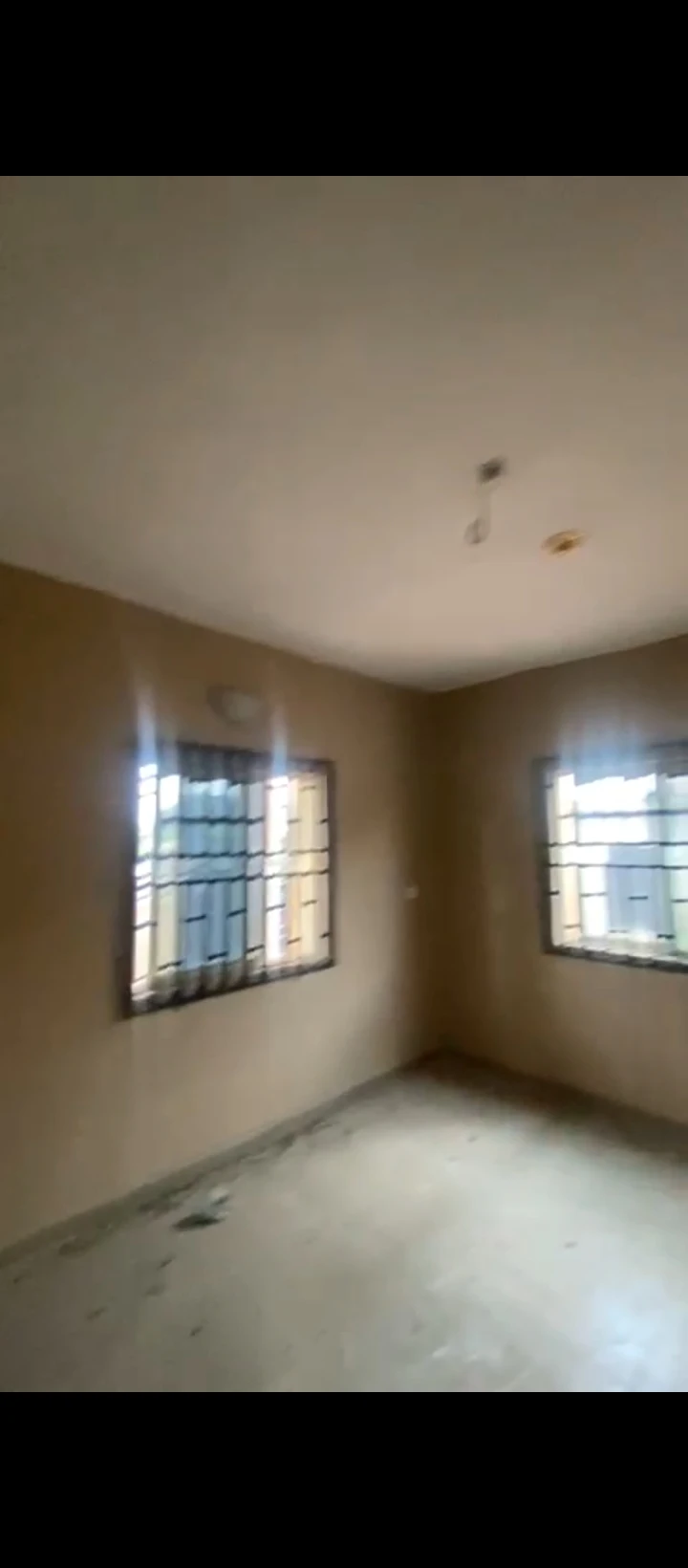 3 Bedroom Flat for Sale in Sapele road isihor, Edo - Image 2
