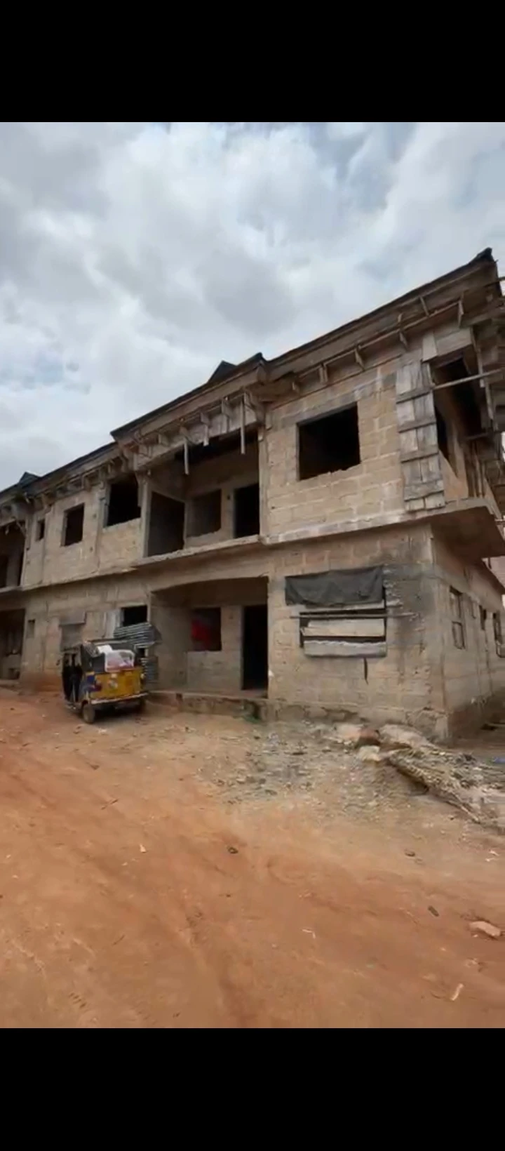 4 Bedroom Flat for Sale in Ogunwemnyi, Edo - Image 6