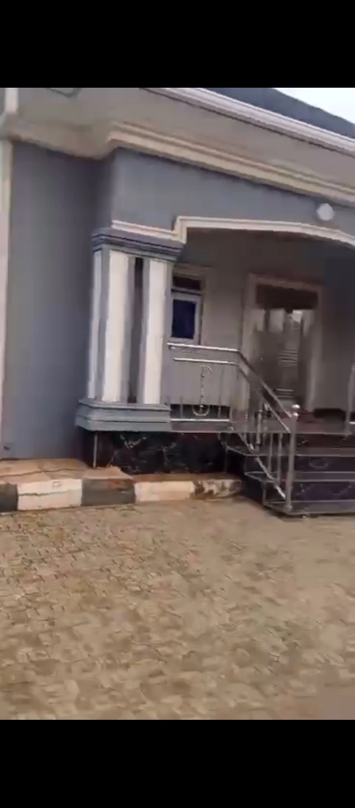 3 Bedroom Flat for Sale in Sapele road, Edo - Image 2