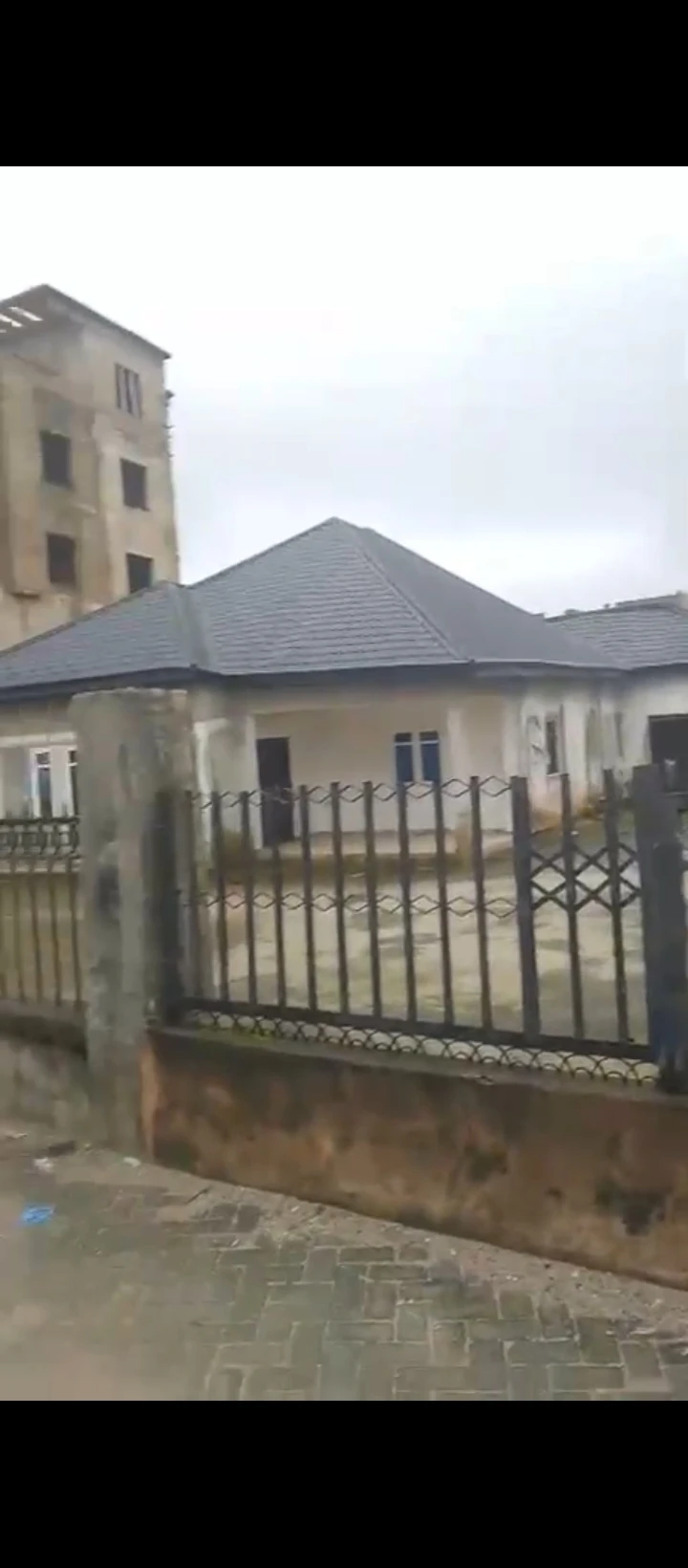 Bungalow for Sale in Boundary road gra, Edo - Image 3