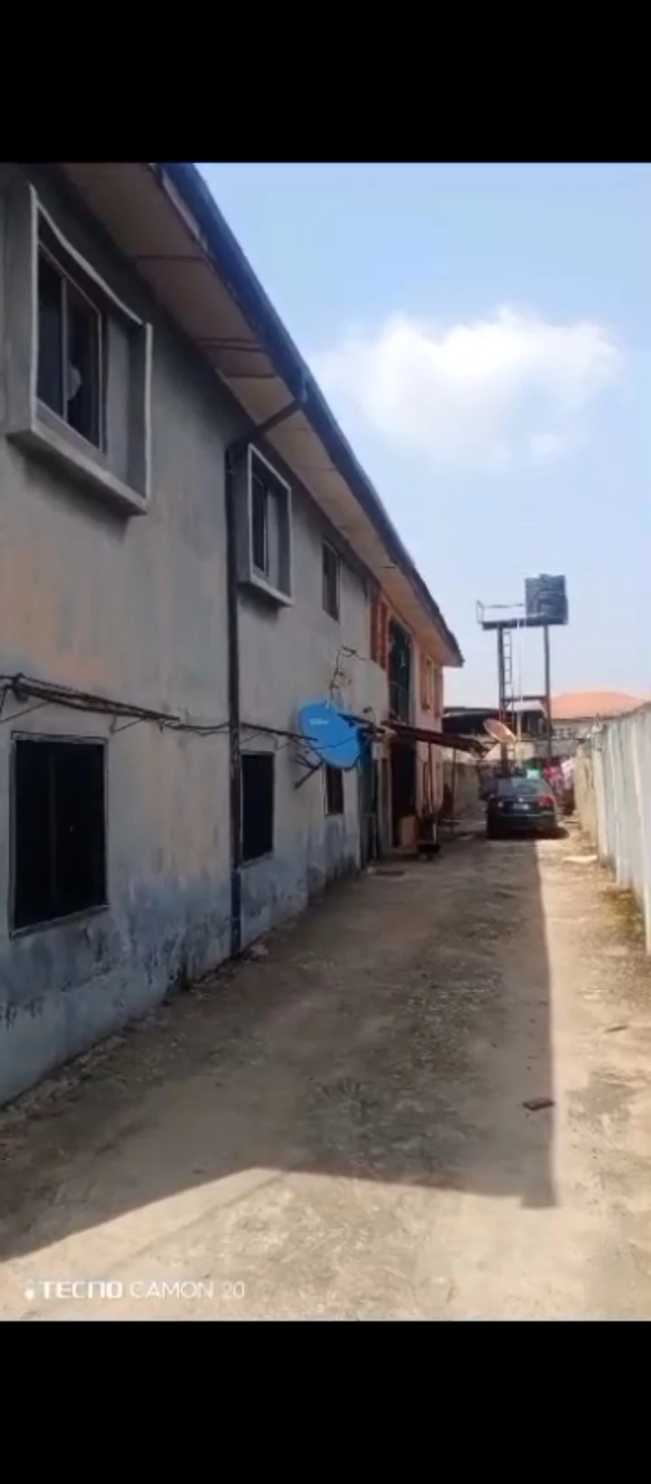 3 Bedroom Flat for Sale in Ekehuan road, Edo - Image 2