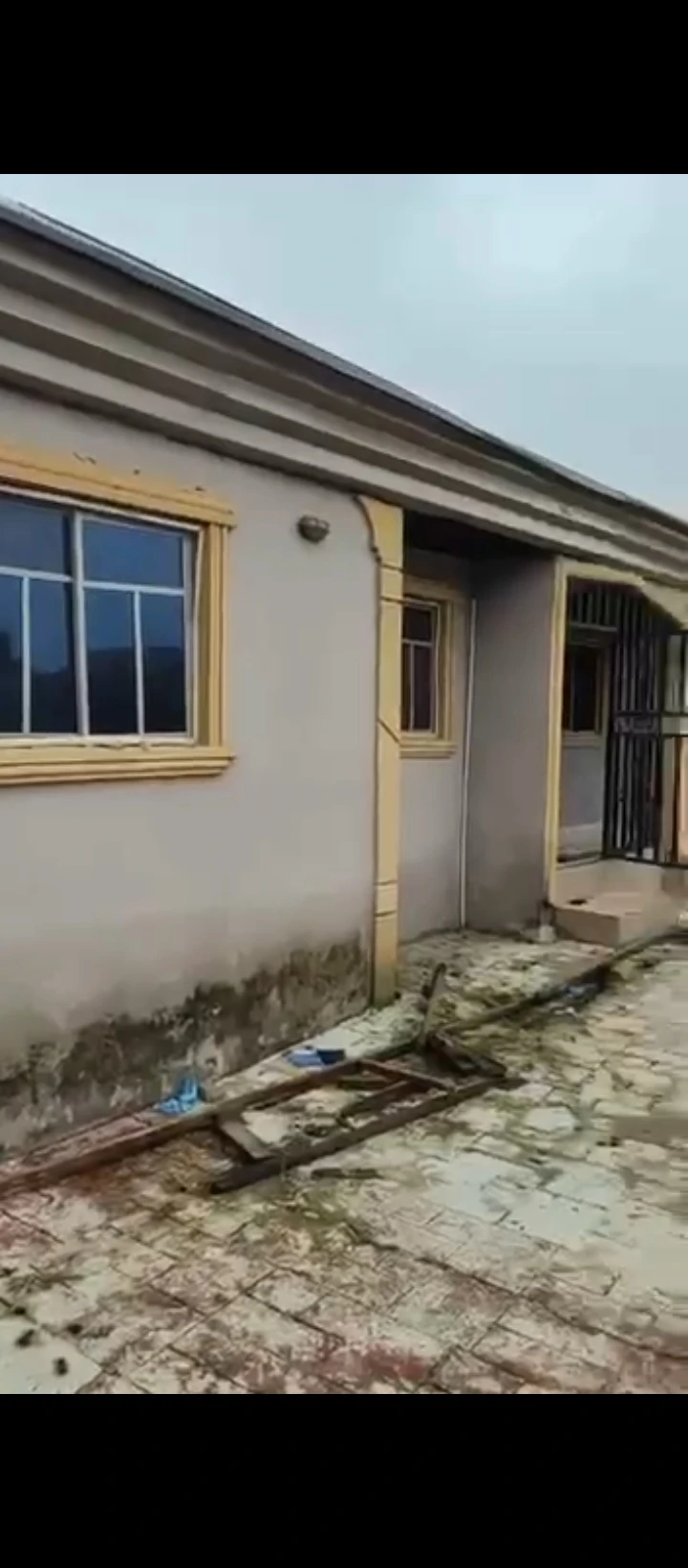 2 Bedroom Flat for Sale in Ogunwemnyi/ugbor, Edo - Image 2