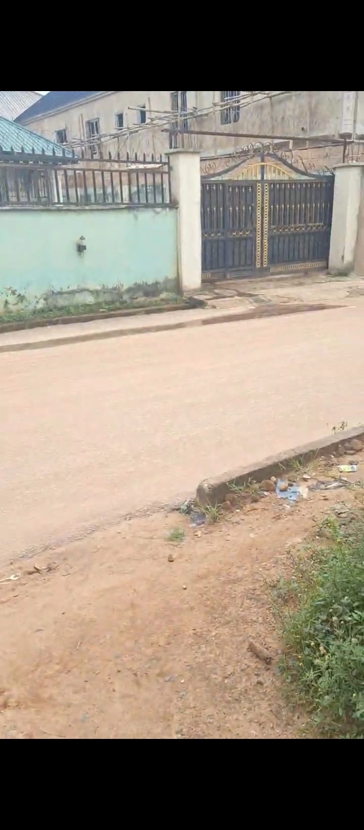 Duplex for Sale in Boundary road, Edo - Image 5