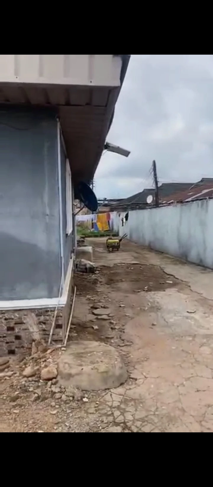 3 Bedroom Flat for Sale in Akenzuwa, Edo - Image 4
