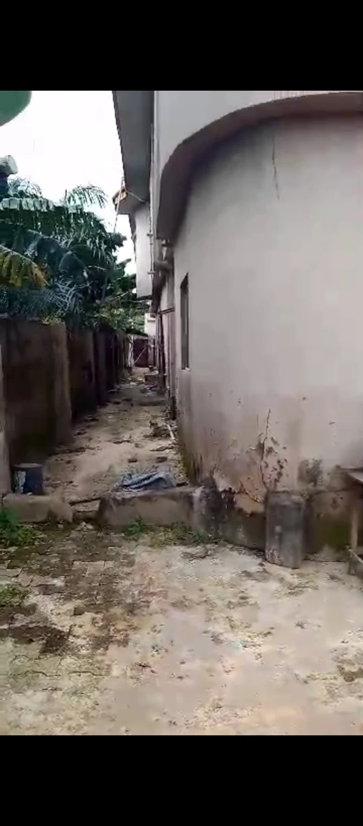 3 Bedroom Flat for Sale in Ekehuan road, Edo - Image 5
