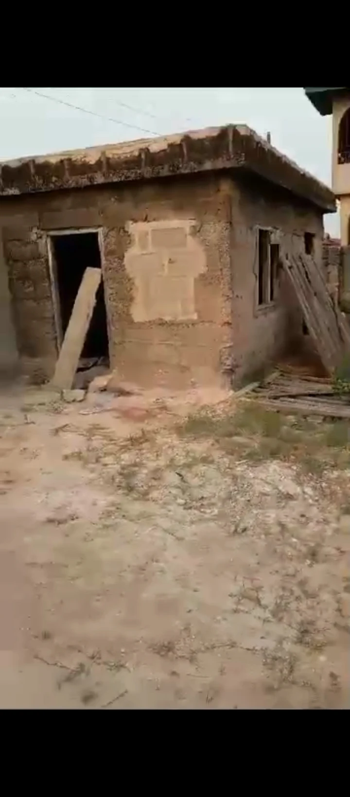 Uncompleted Building for Sale in Etete, Edo - Image 3