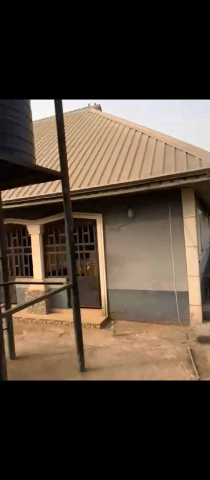 2 Bedroom Flat for Sale in Ogheghe sapele road, Edo - Image 3