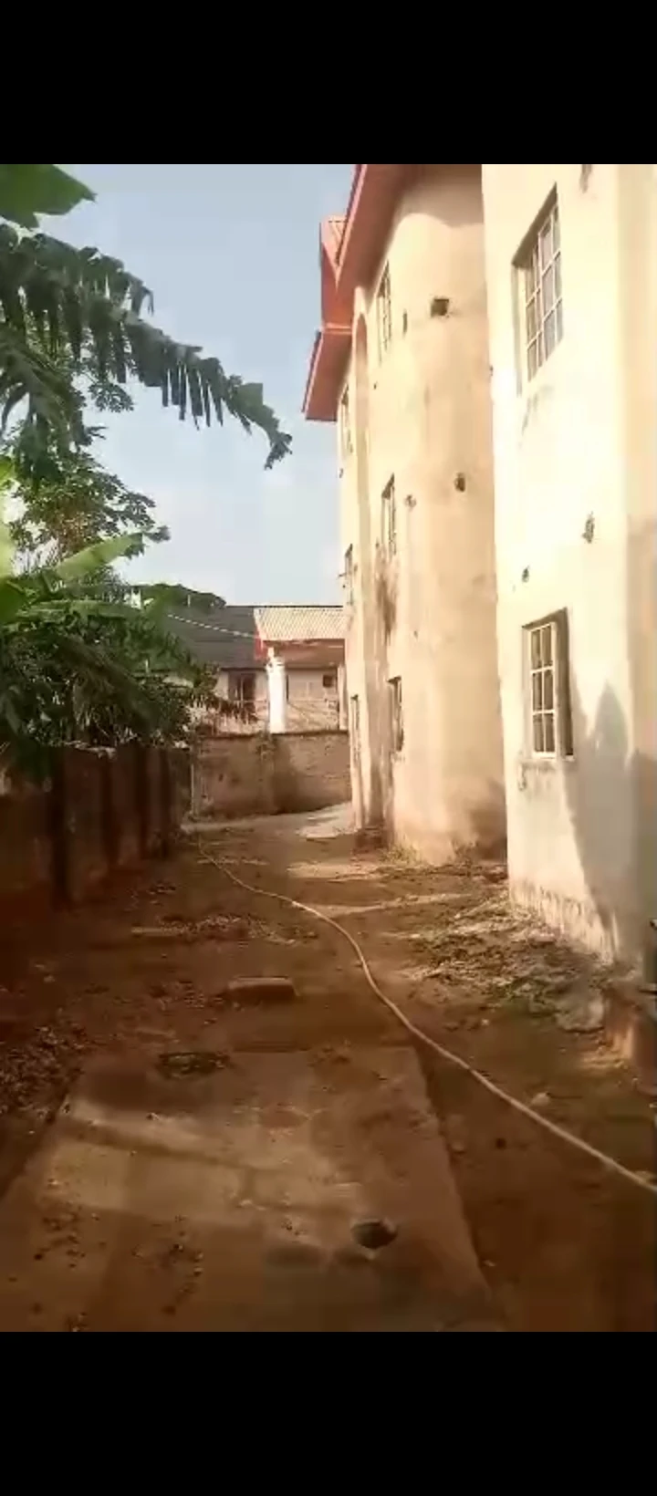 3 Bedroom Flat for Sale in Ekehuan road, Edo - Image 5