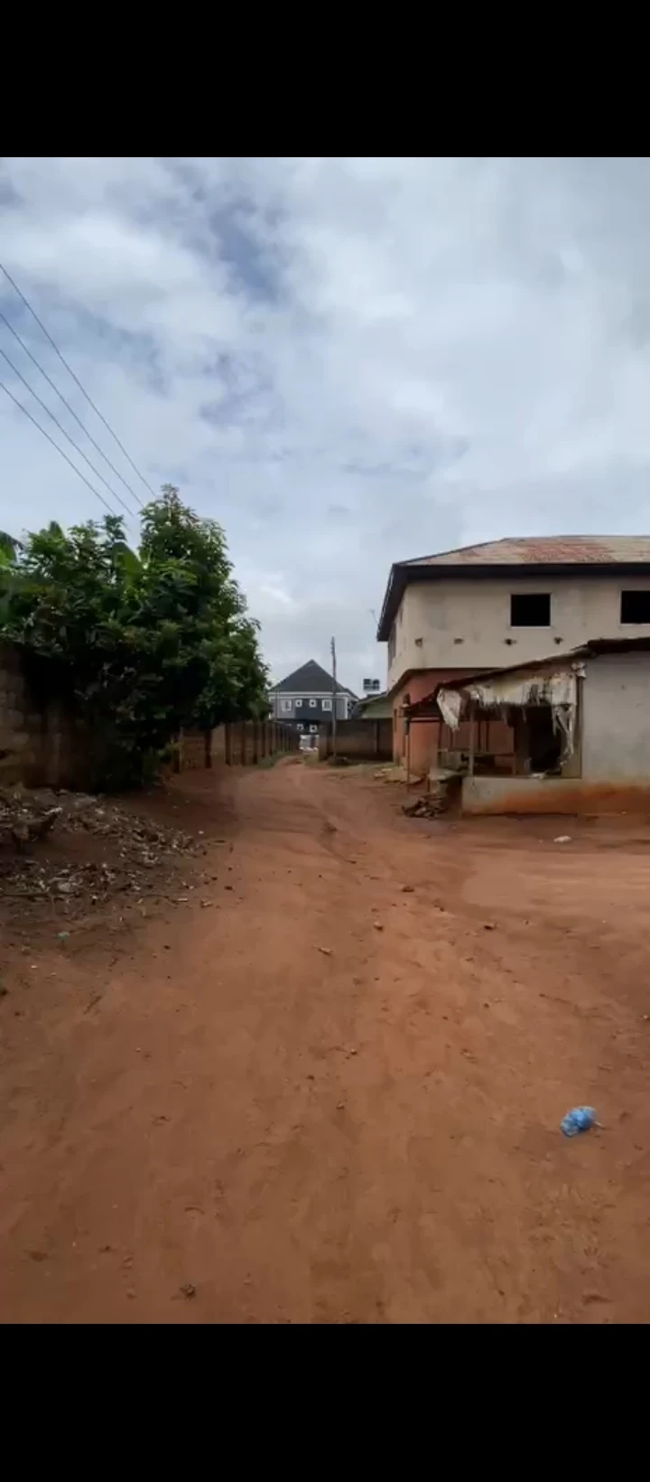 Hostel for Sale in Isihor sapele road, Edo - Image 1