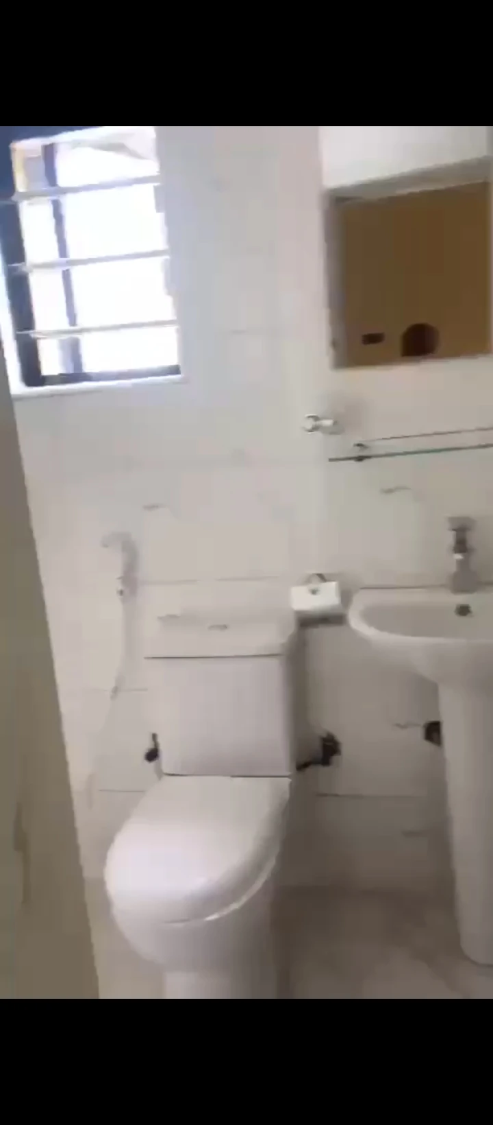 2 Bedroom Flat for Rent in Okhoromi, Edo - Image 2