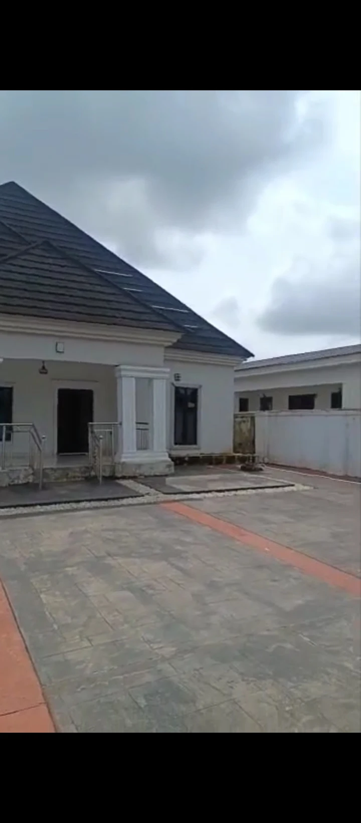 Bungalow for Sale in Okhoromi airport road, Edo - Image 1