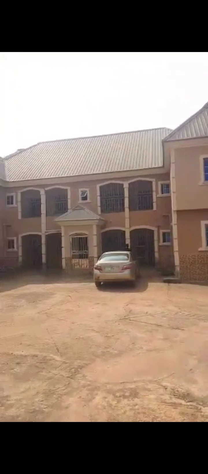 3 Bedroom Flat for Sale in Ogunwemnyi ugbor, Edo - Image 2