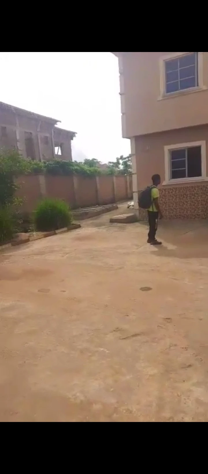 3 Bedroom Flat for Sale in Ogunwemnyi ugbor, Edo - Image 4