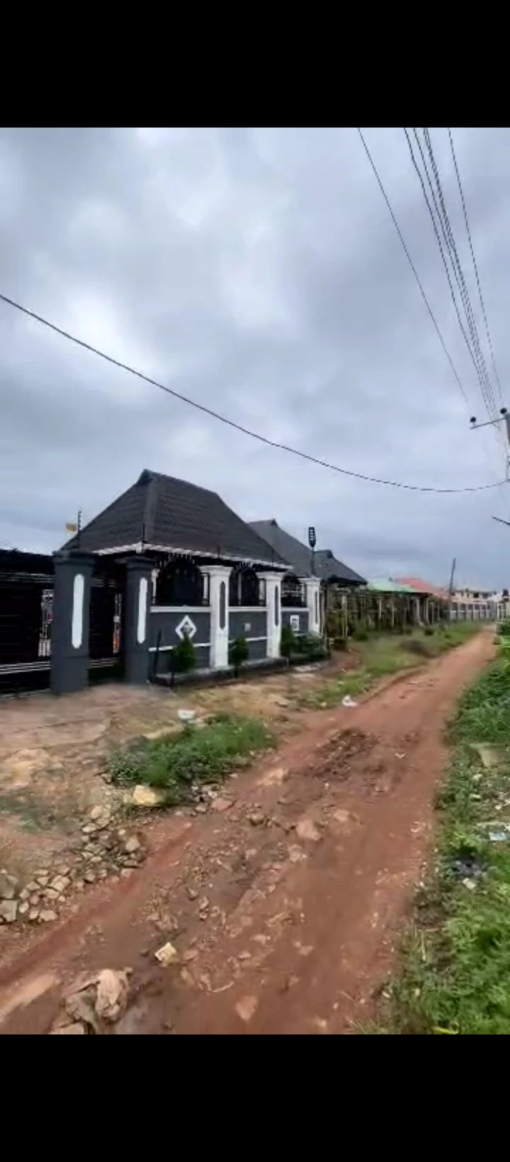 3 Bedroom Flat for Sale in Ekehuan road, Edo - Image 4