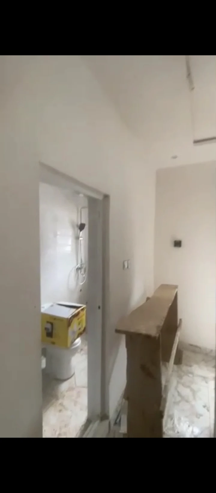 2 Bedroom Flat for Rent in Ogunwemnyi, Edo - Image 2