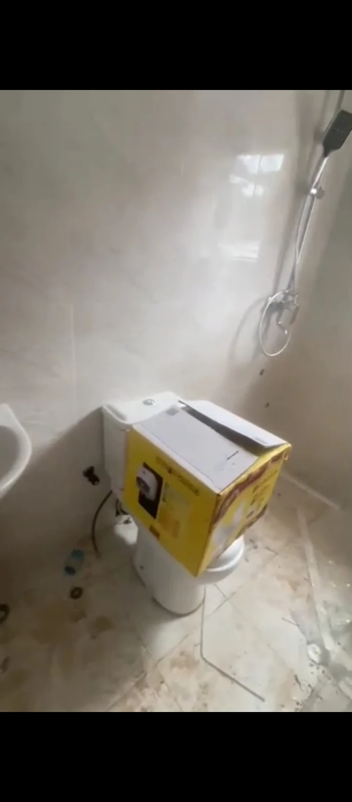 2 Bedroom Flat for Rent in Ogunwemnyi, Edo - Image 1