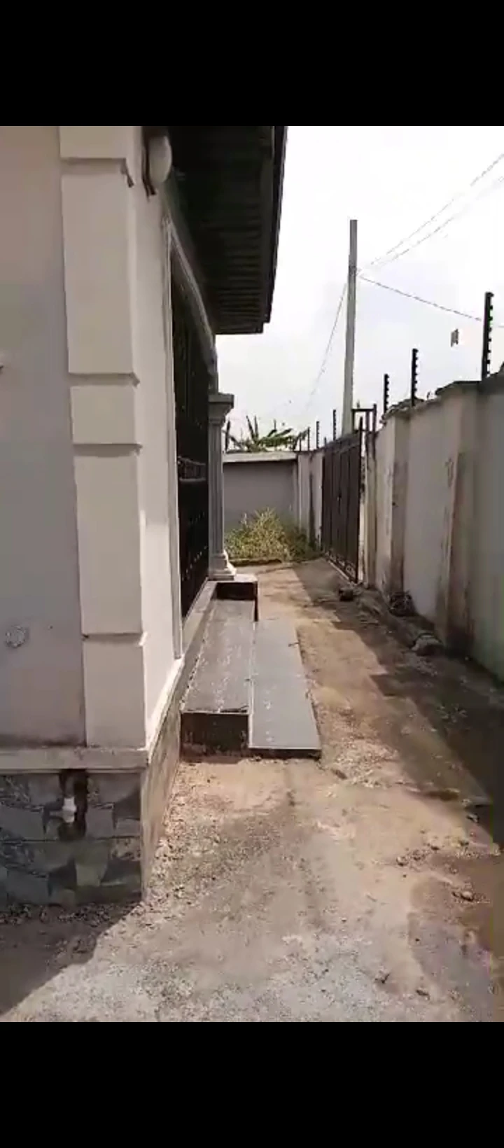 3 Bedroom Flat for Sale in Okhun ogbowo, Edo - Image 1