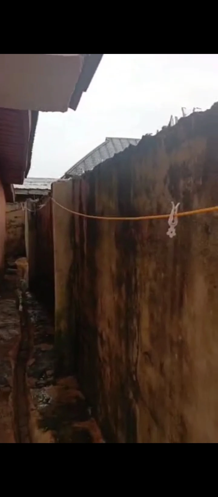 2 Bedroom Flat for Sale in Ekehuan road, Edo - Image 2