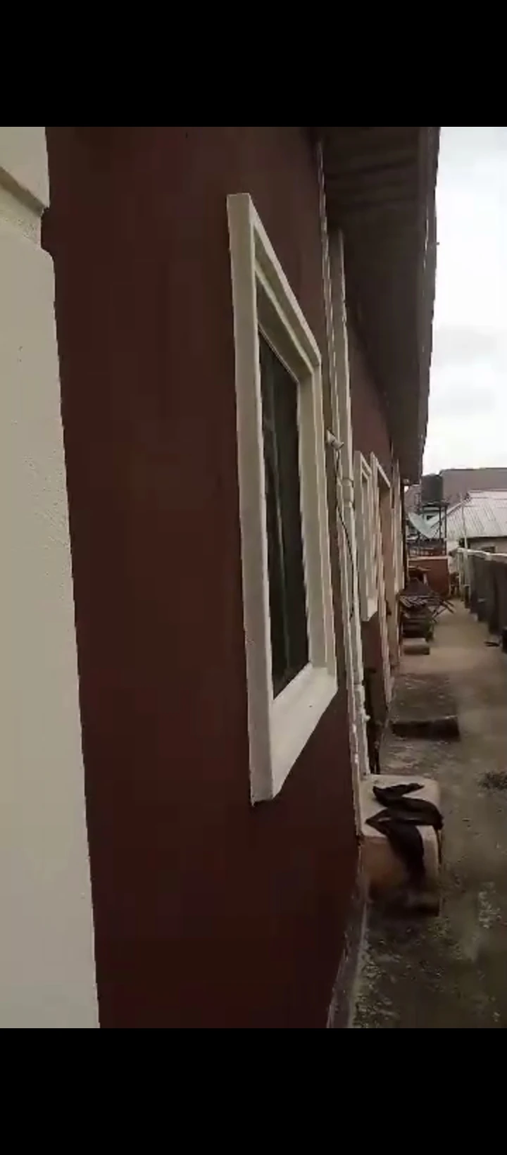 3 Bedroom Flat for Sale in Ekehuan road, Edo - Image 4