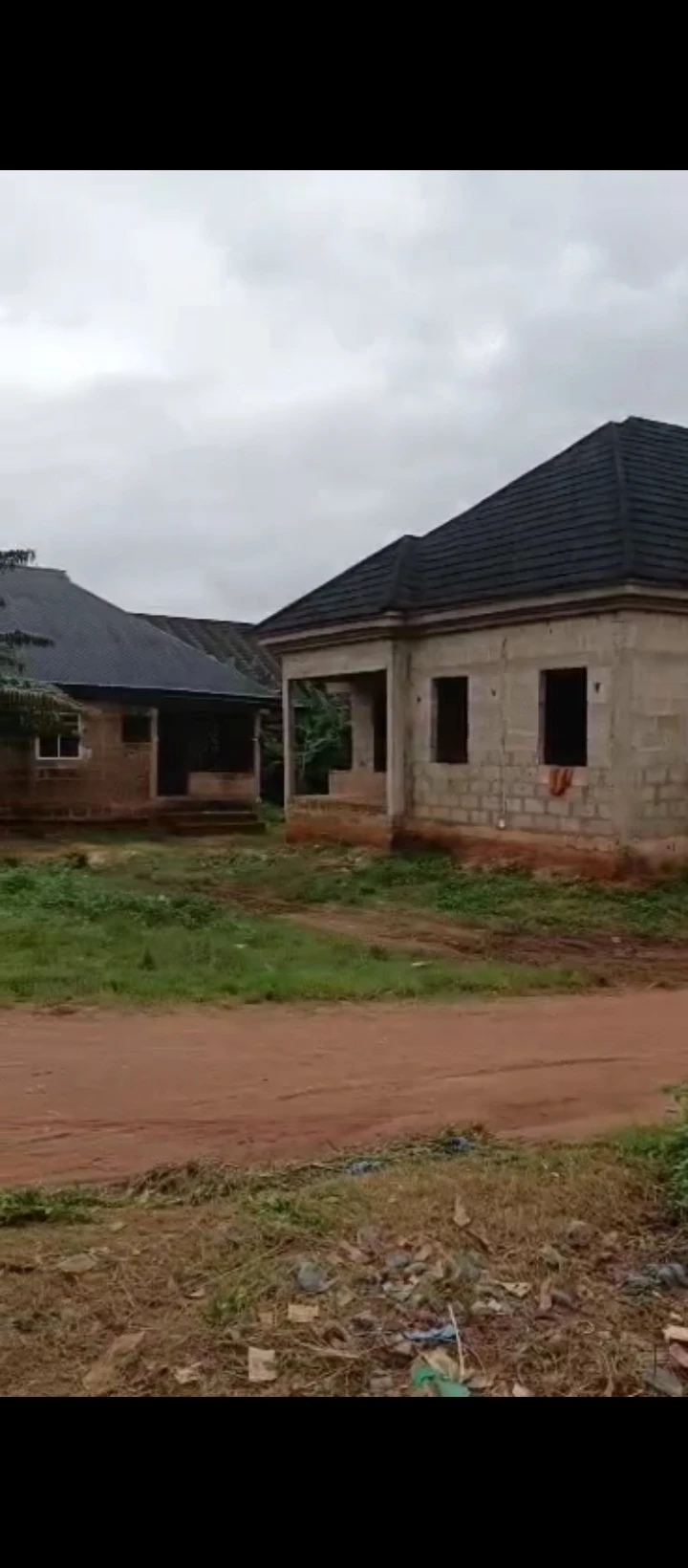 Uncompleted Building for Sale in Ugbor gra, Edo - Image 1