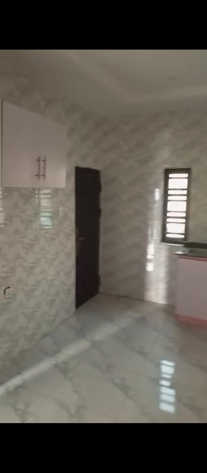 3 Bedroom Flat for Rent in Ogunwemnyi, Edo - Image 1