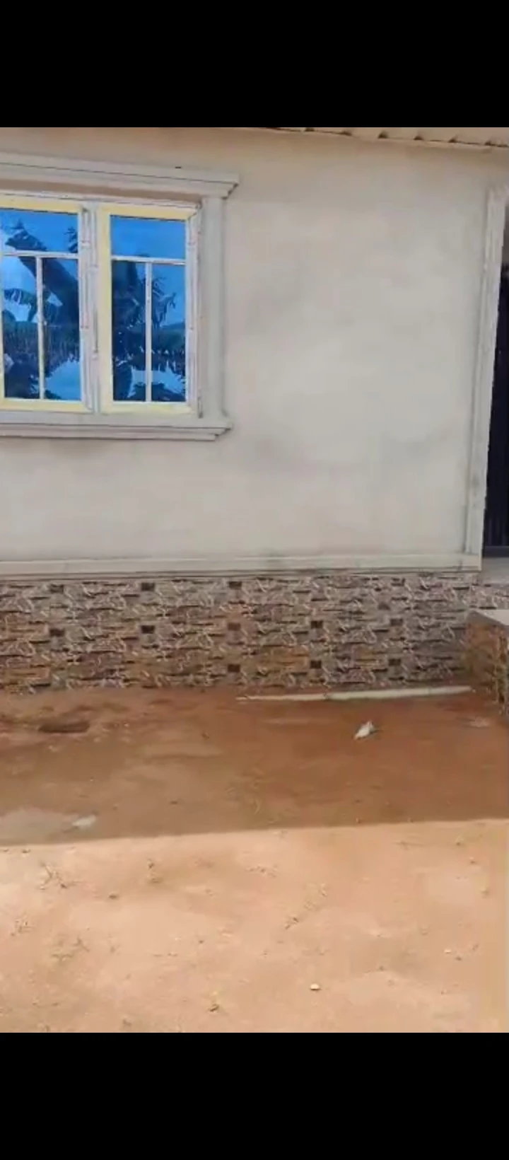 Duplex for Sale in Ekehuan road, Edo - Image 2