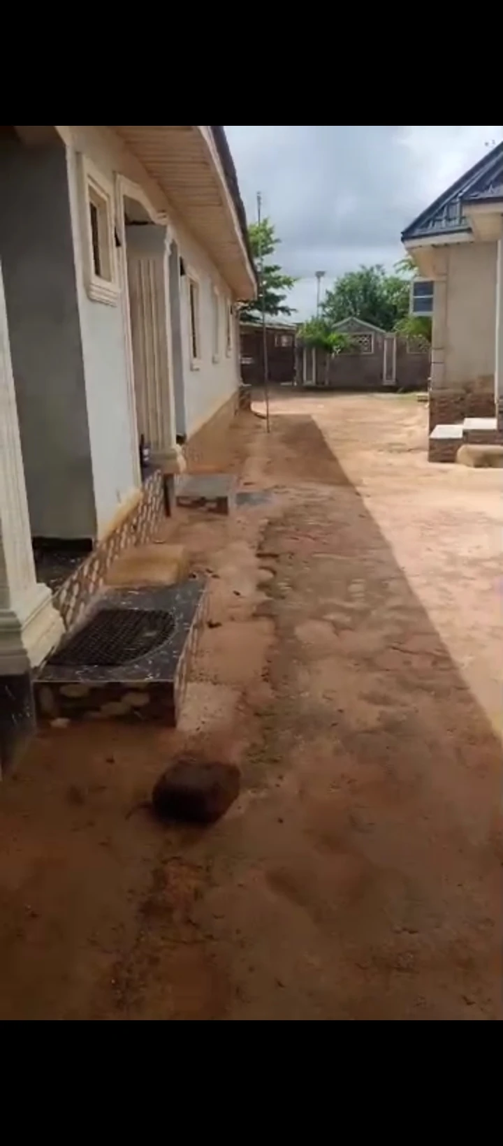 Duplex for Sale in Ekehuan road, Edo - Image 4