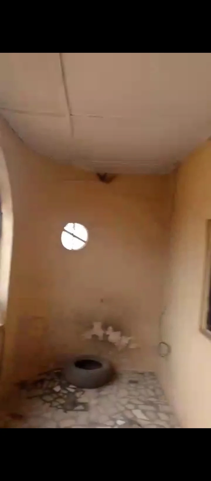 Hostel for Sale in Upper saponkba aifuwa, Edo - Image 4