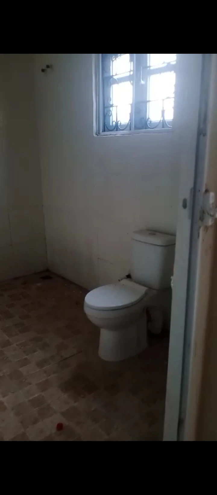 3 Bedroom Flat for Rent in Amagba, Edo - Image 3