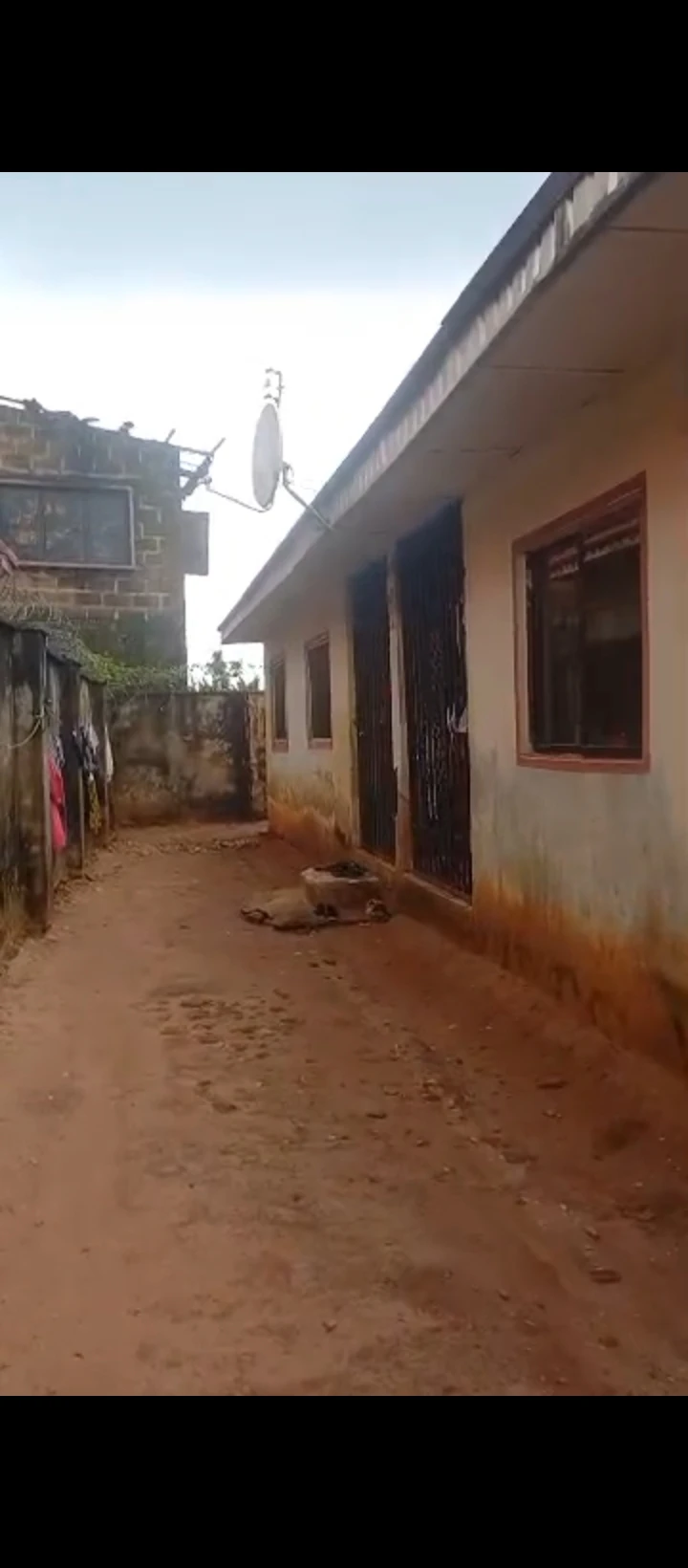 3 Bedroom Flat for Sale in Asoro hill ekehuan, Edo - Image 4