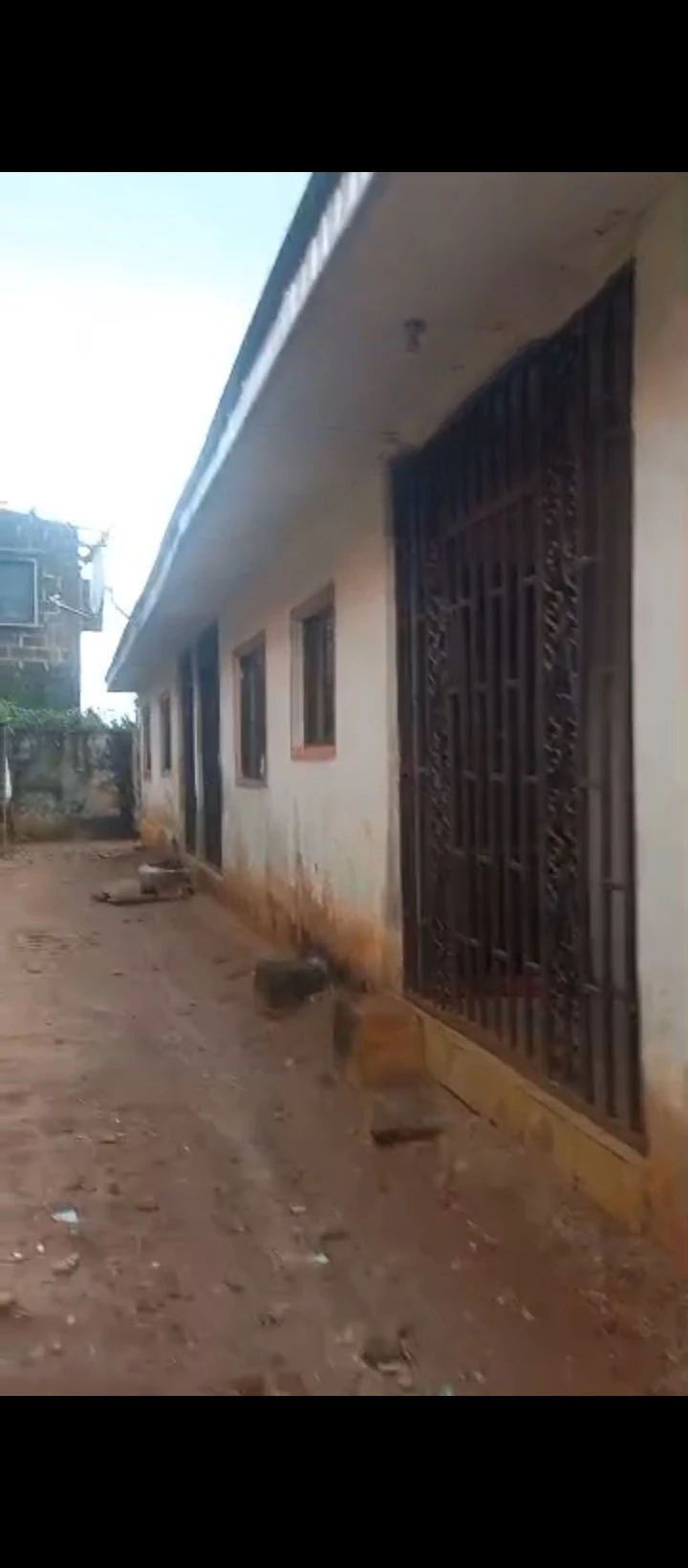 3 Bedroom Flat for Sale in Asoro hill ekehuan, Edo - Image 6