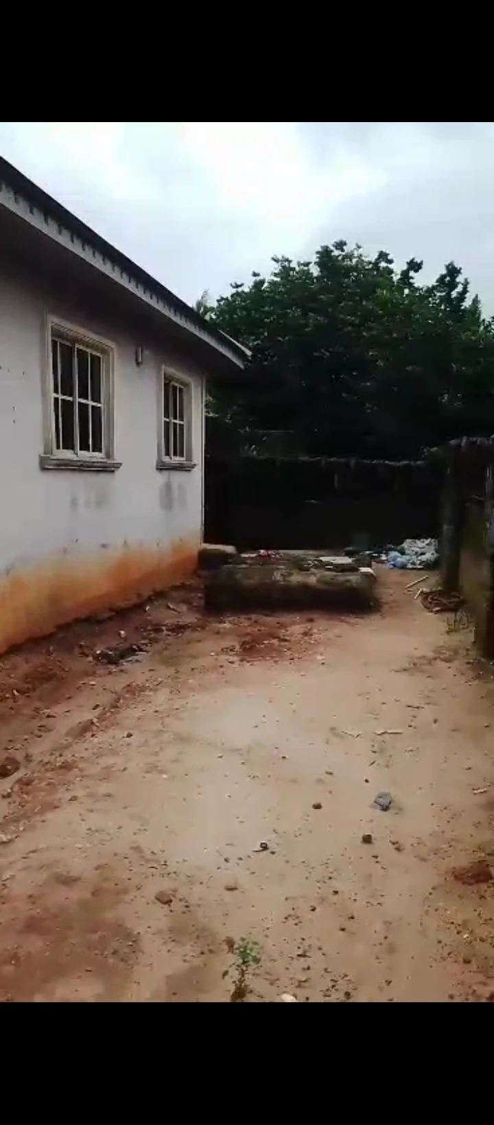 3 Bedroom Flat for Sale in Ogunwemnyi, Edo - Image 2