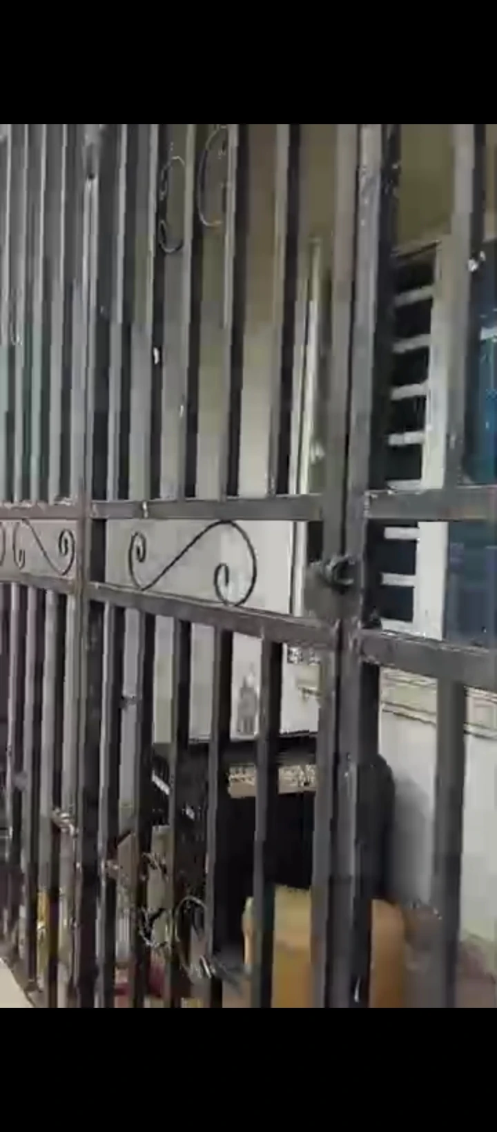 3 Bedroom Flat for Sale in Ekehuan road, Edo - Image 3