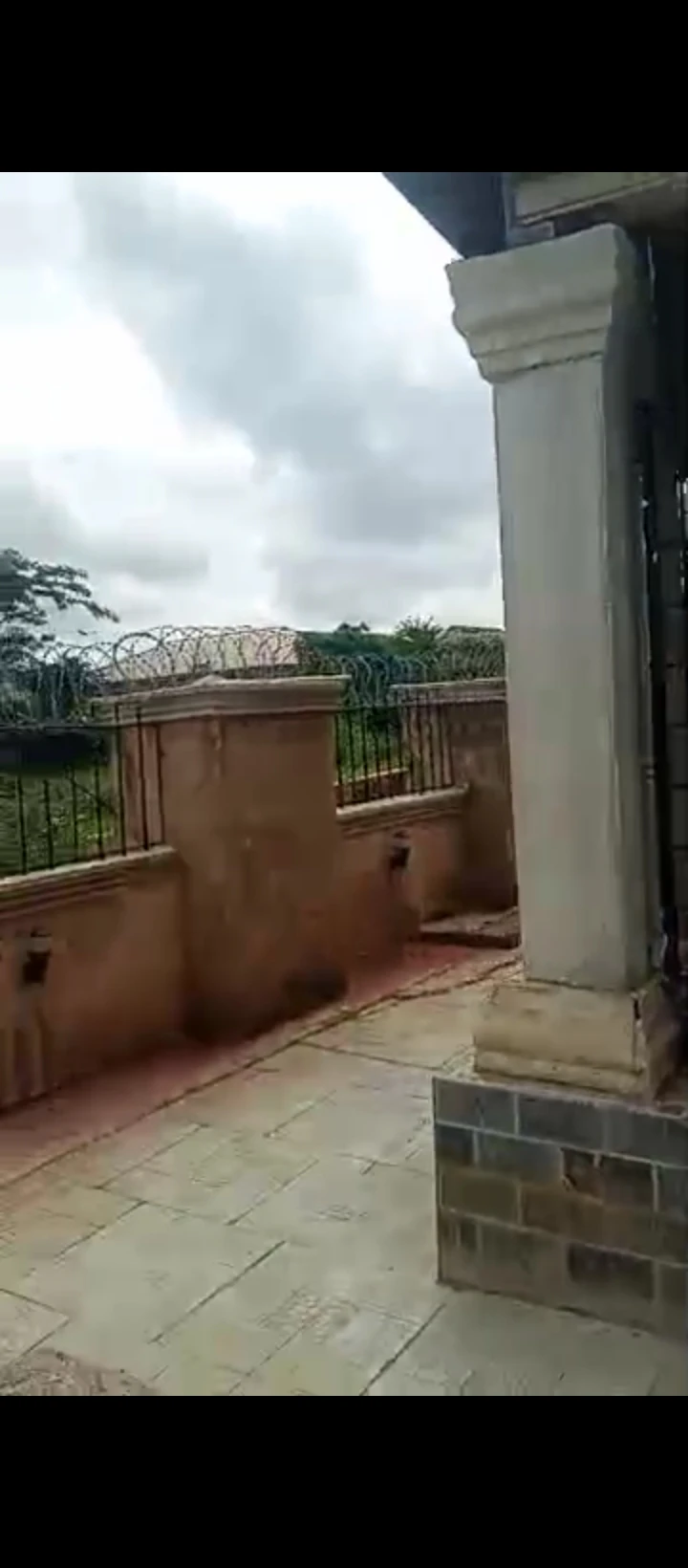 3 Bedroom Flat for Sale in Ekehuan road, Edo - Image 2