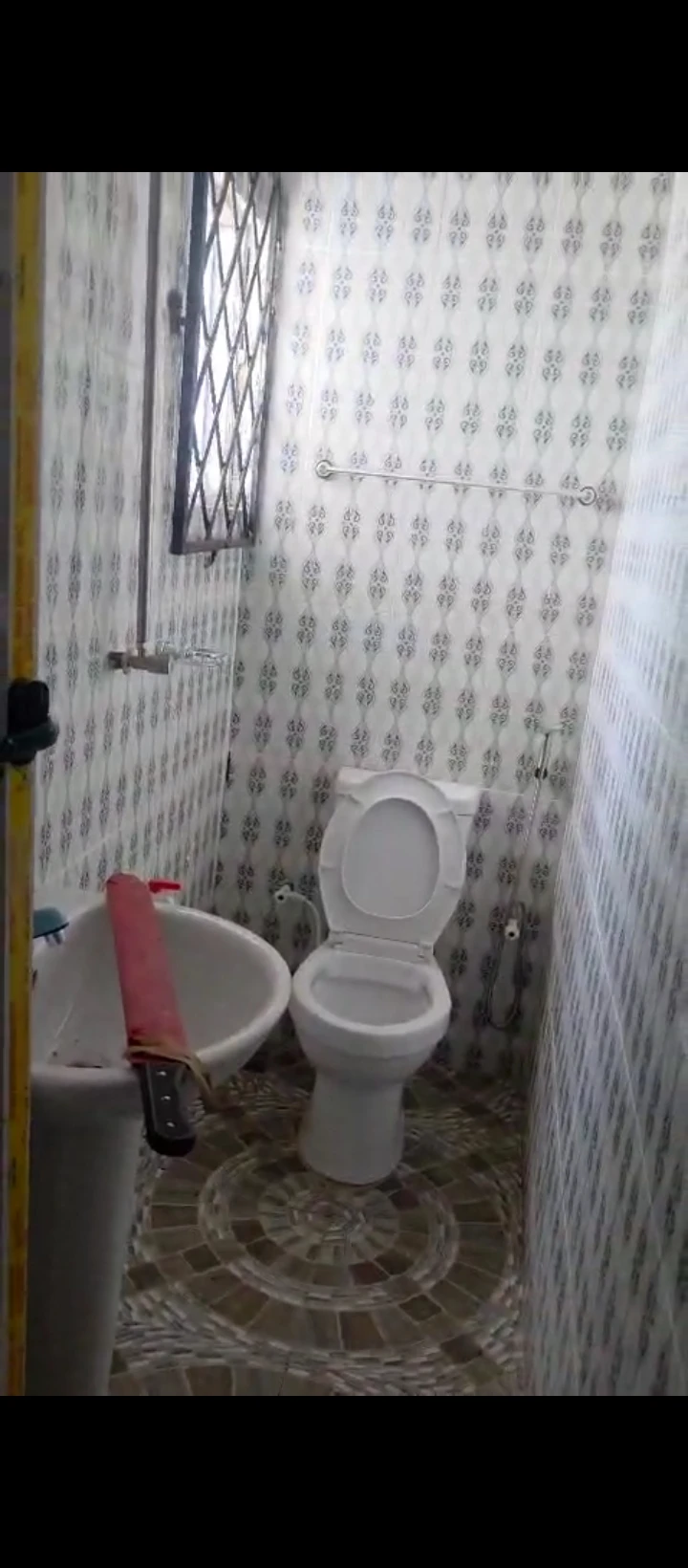 Bungalow for Sale in Benin aduwawa Eyaen, Edo - Image 3