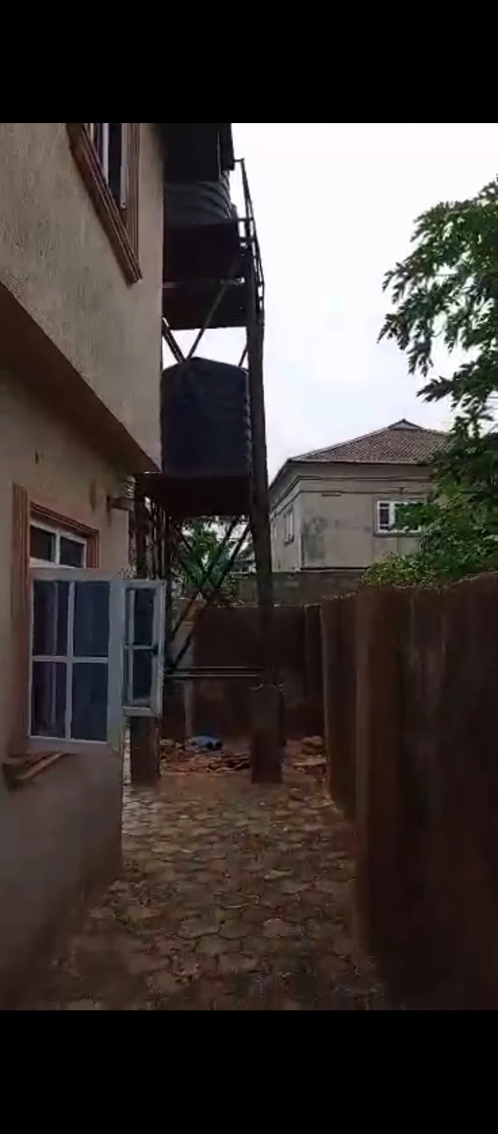 3 Bedroom Flat for Sale in Ogunwemnyi, Edo - Image 2