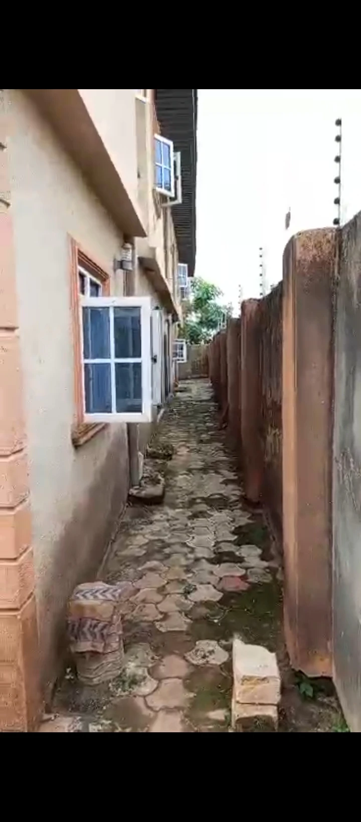 3 Bedroom Flat for Sale in Ogunwemnyi, Edo - Image 5
