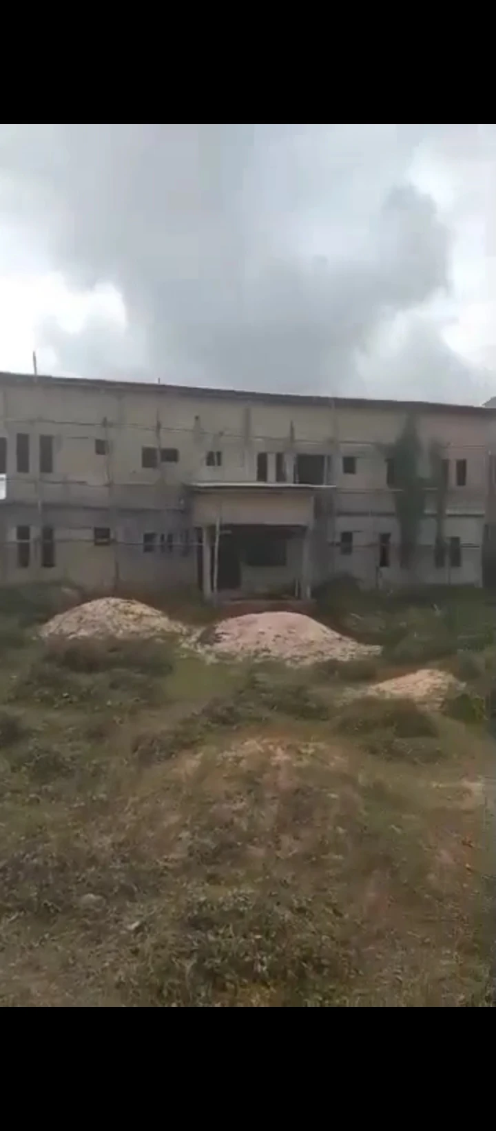 Uncompleted Building for Sale in Iriri airport road, Edo - Image 3