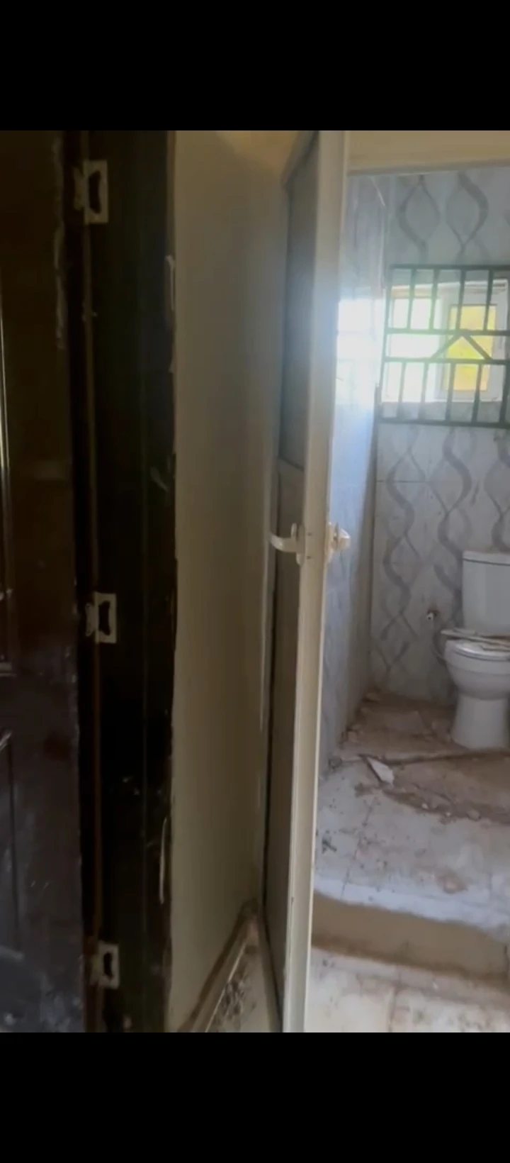 3 Bedroom Flat for Rent in Isihor, Edo - Image 2