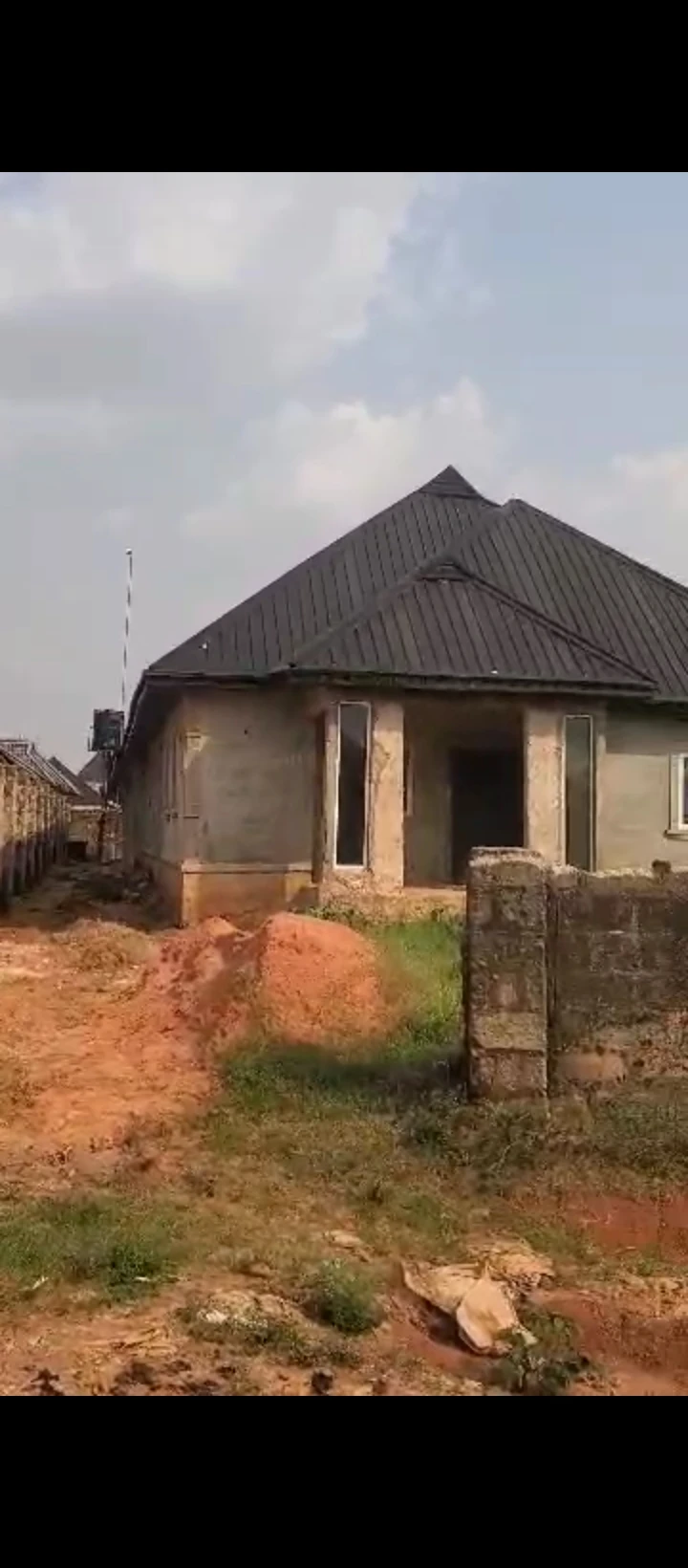 3 Bedroom Flat for Sale in Airport road, Edo - Image 1