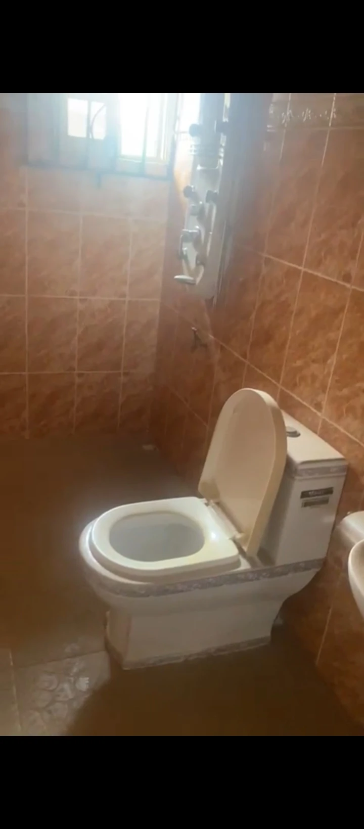 3 Bedroom Flat for Rent in Airport road, Edo - Image 2