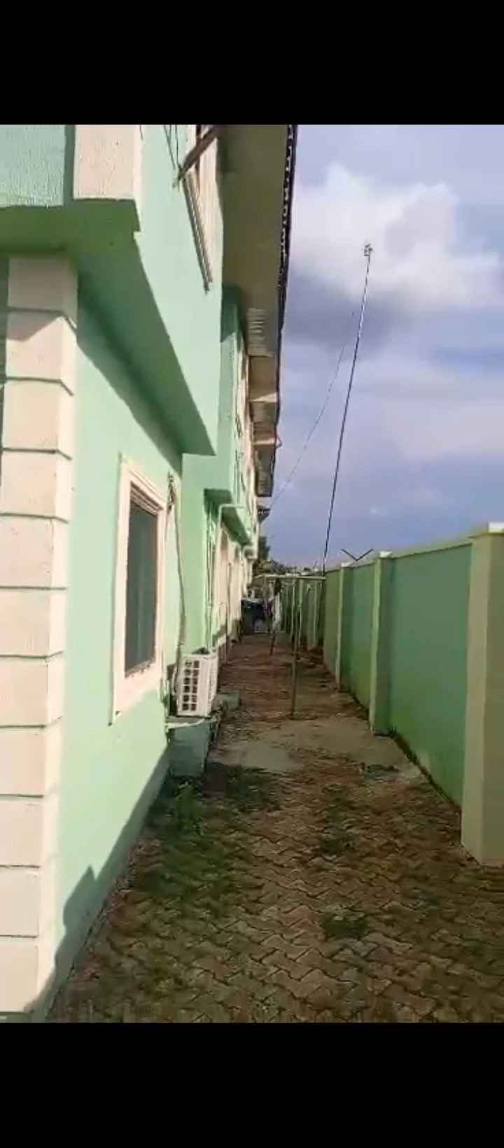 3 Bedroom Flat for Sale in Ekehuan road, Edo - Image 4