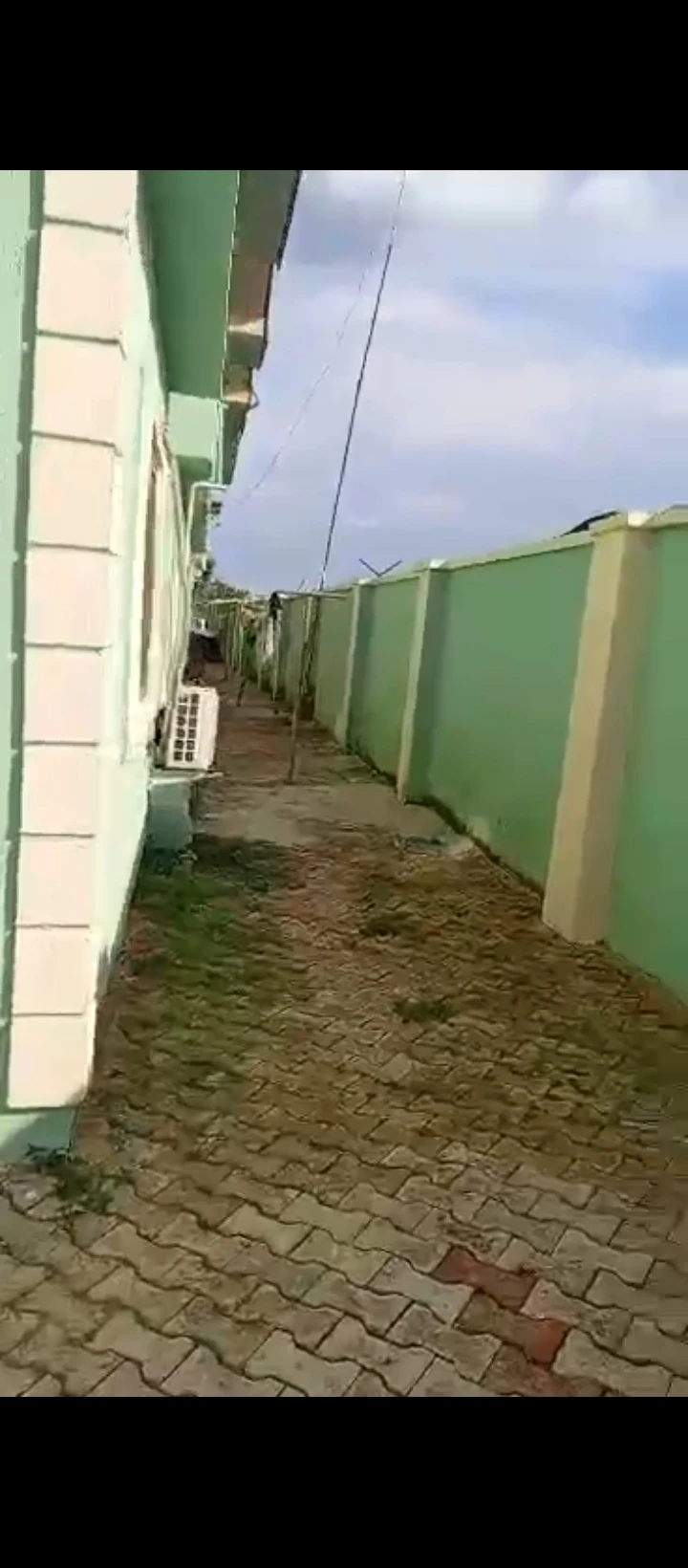 3 Bedroom Flat for Sale in Ekehuan road, Edo - Image 5
