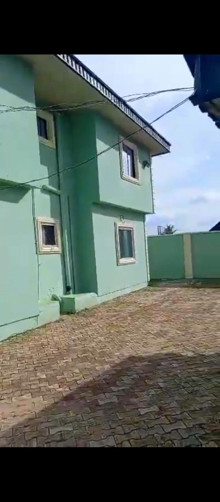 3 Bedroom Flat for Sale in Ekehuan road, Edo - Image 3