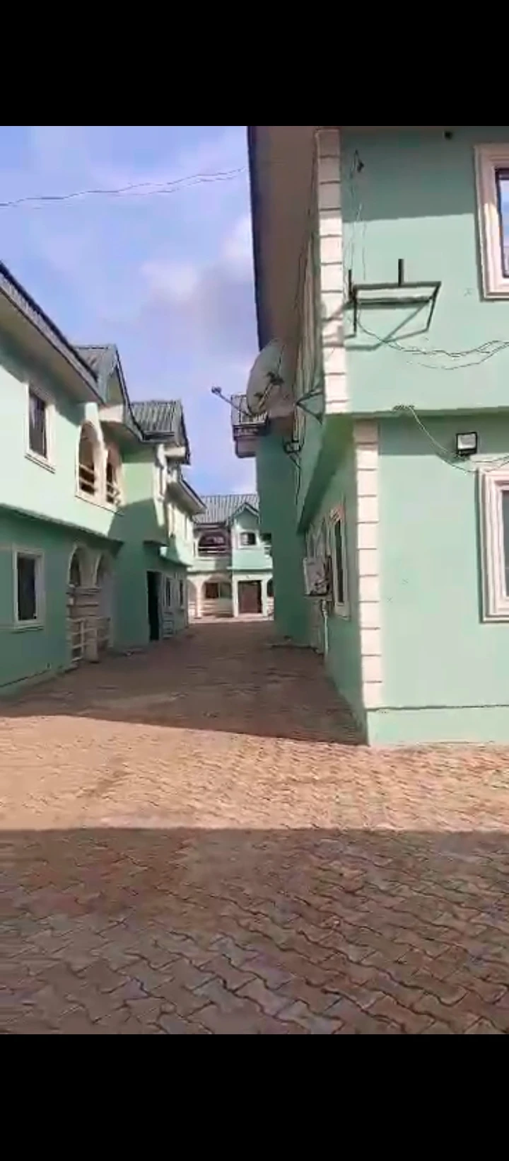 3 Bedroom Flat for Sale in Ekehuan road, Edo - Image 2