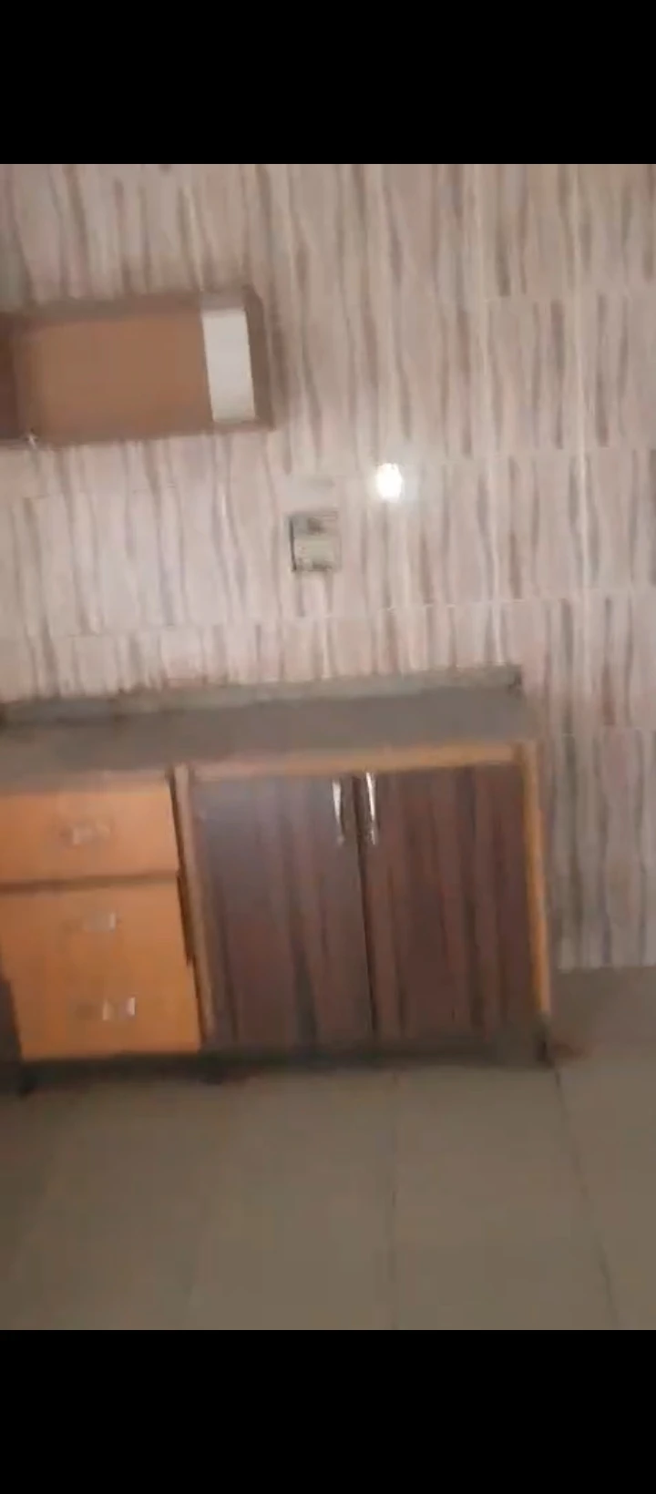4 Bedroom Flat for Rent in Ogunwemnyi/airport road, Edo - Image 5