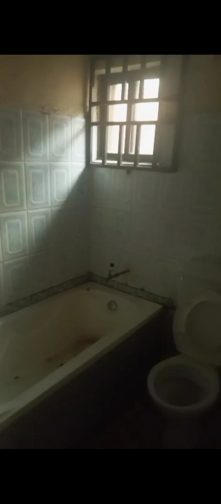 3 Bedroom Flat for Rent in Santana market sapele road, Edo - Image 1